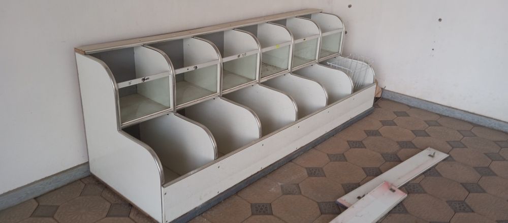 Магазин полкалари