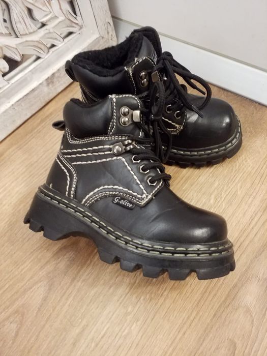 Ghete îmblănite marime 26. Impecabile.