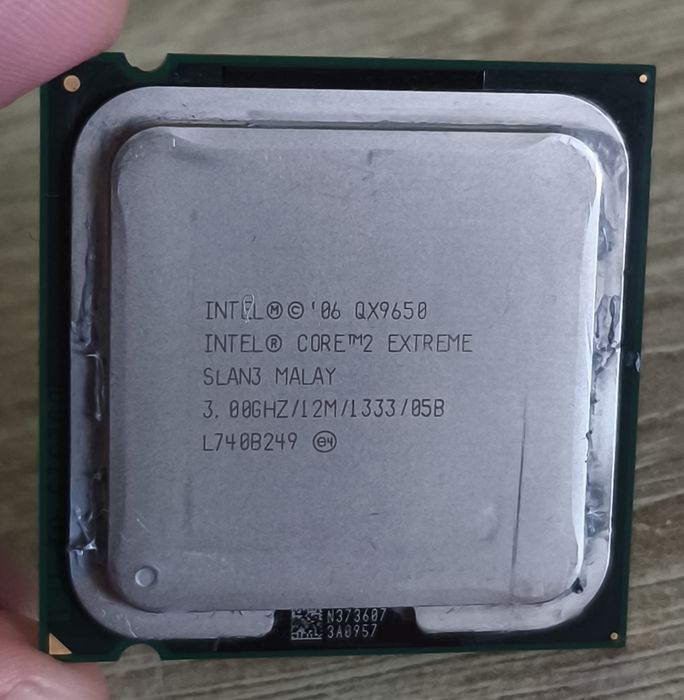 Procesoare Intel Core 2 QX9650 Q9550 E8500 E8400