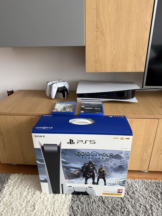 Playstation 5/ PS5 fullbox + controller + 2 jocuri + charging station