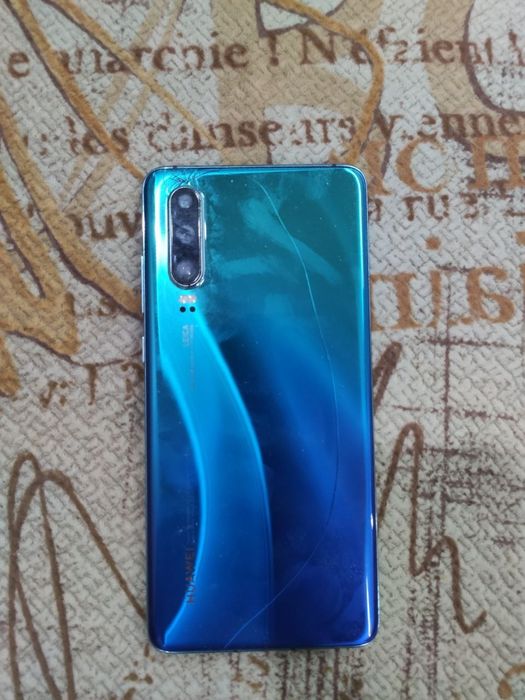 HUAWEI p30 128/6 ГБ. 35к