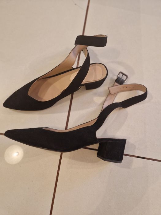 Vând pantofi femei.