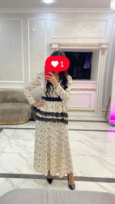 Продам платье с баской, 44 размер. Новое.