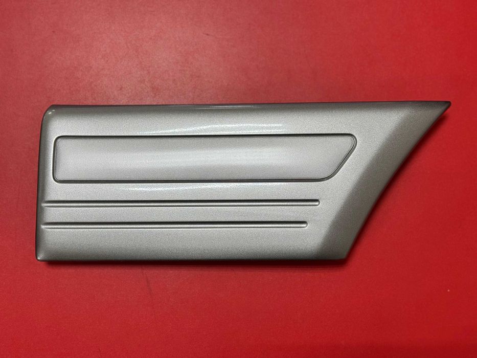 Молдинг переднего правого крыла на Toyota Land Cruiser 100