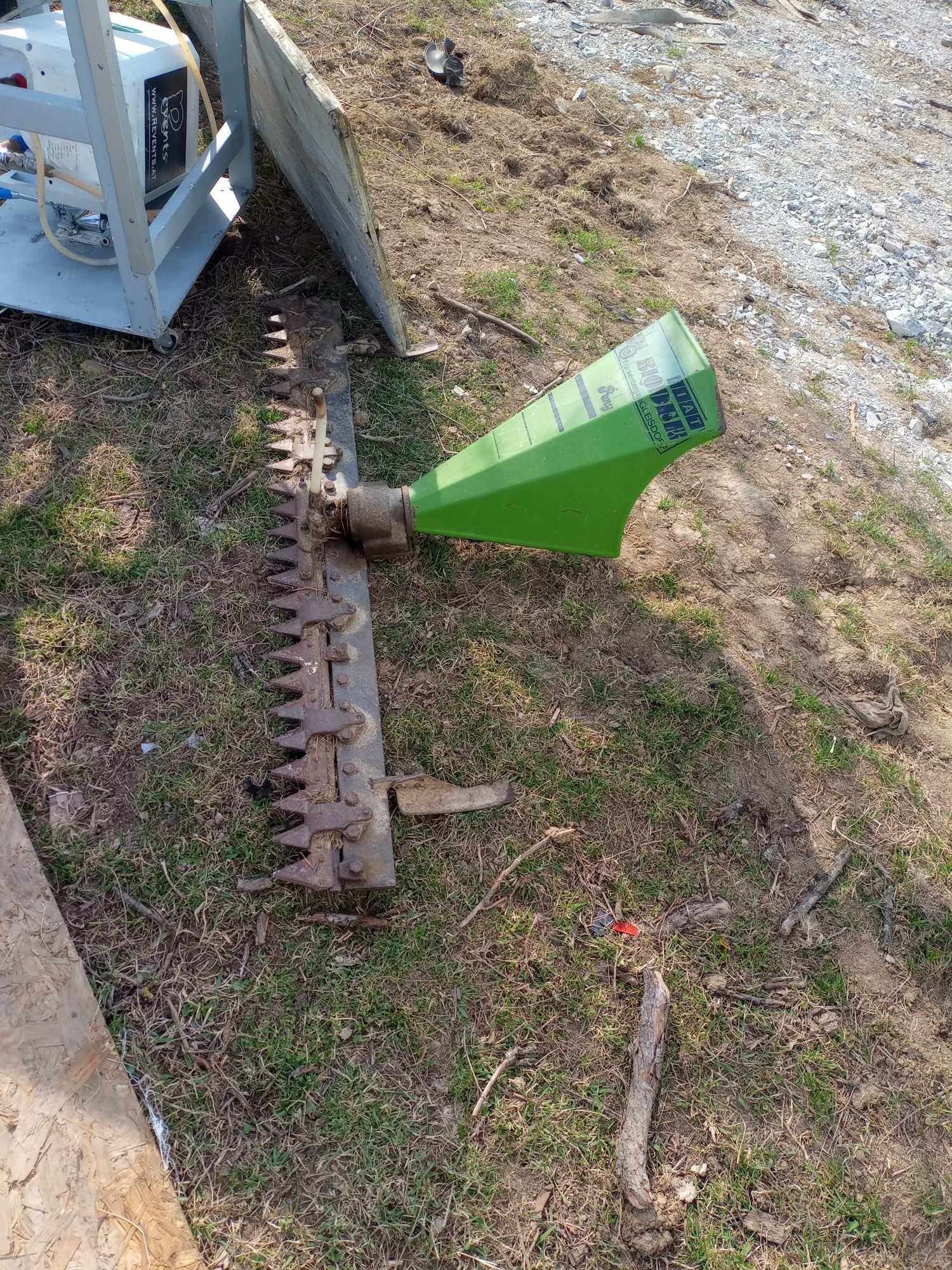 Coasă mecanică de vânzare și motocultor cu freză