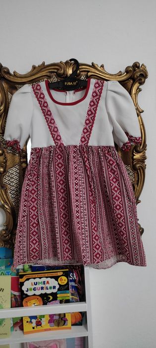 Haine/ rochițe pt. serbare grădinița  fulg de nea etc fetiță 4-5 ani
