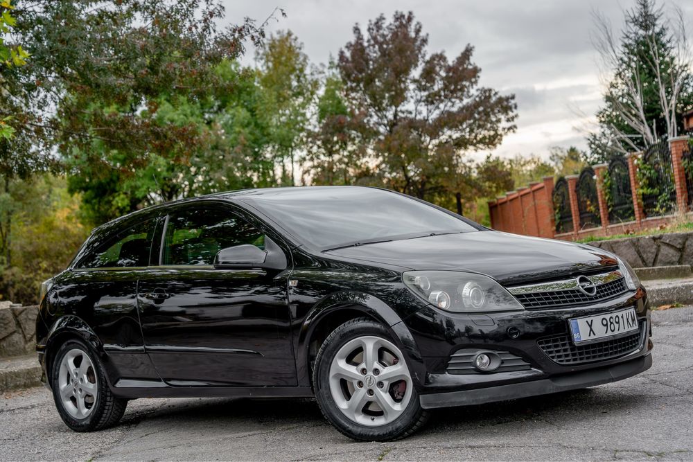 Opel ASTRA H GTC 1.6 turbo