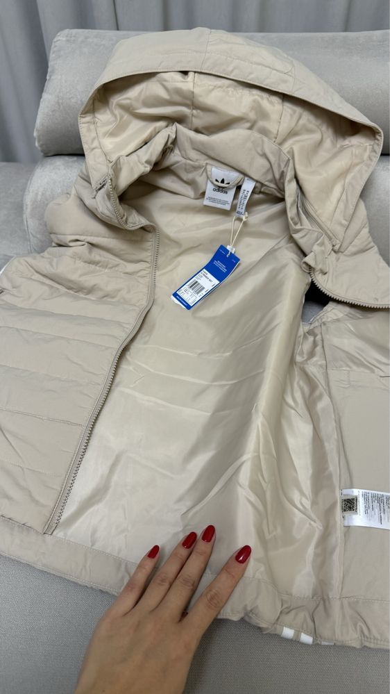 Vesta Adidas barbateasca noua cu eticheta