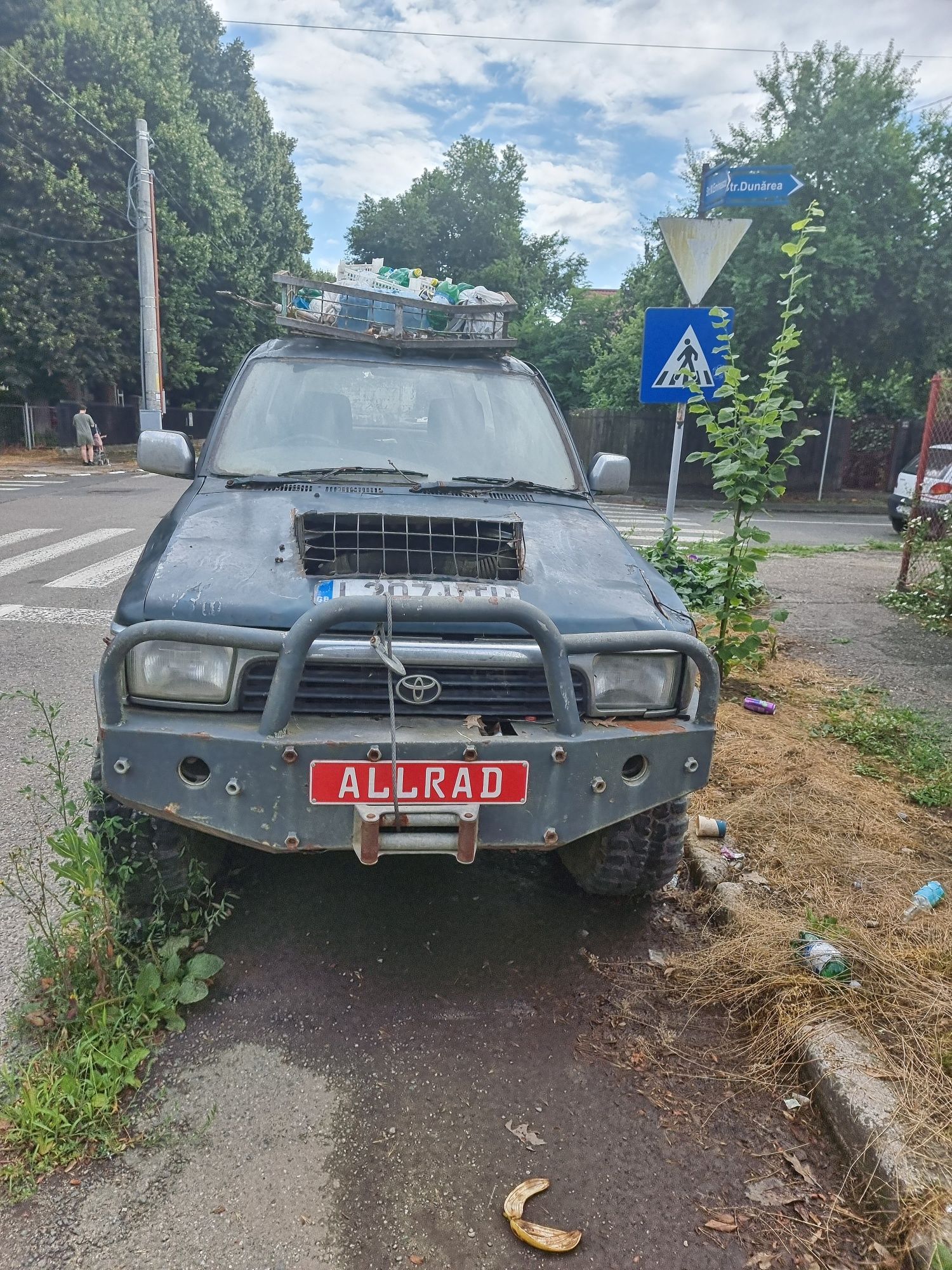Vând toiota 4 runner sa hilux
