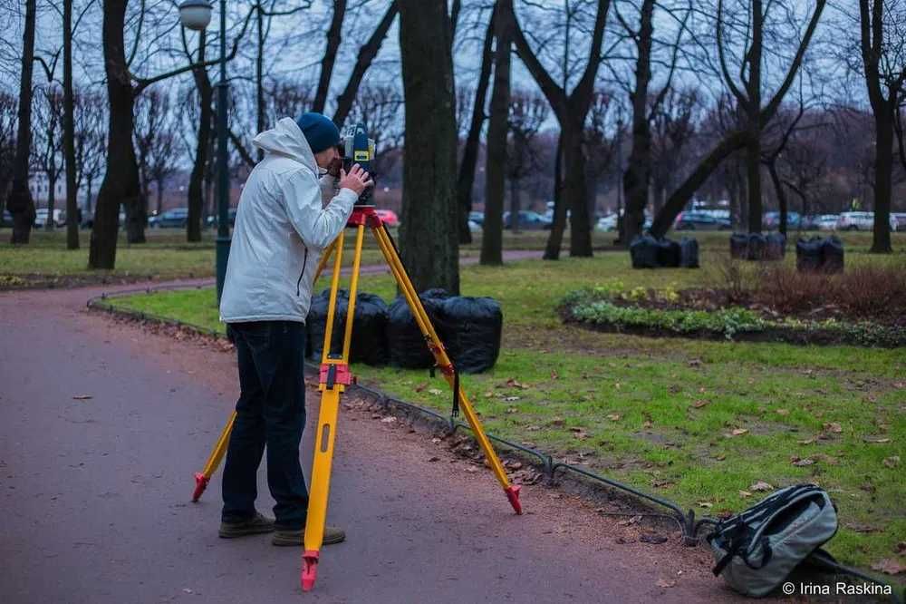Геодезист - топографическая съемка. разбивка осы. подсчет участка.