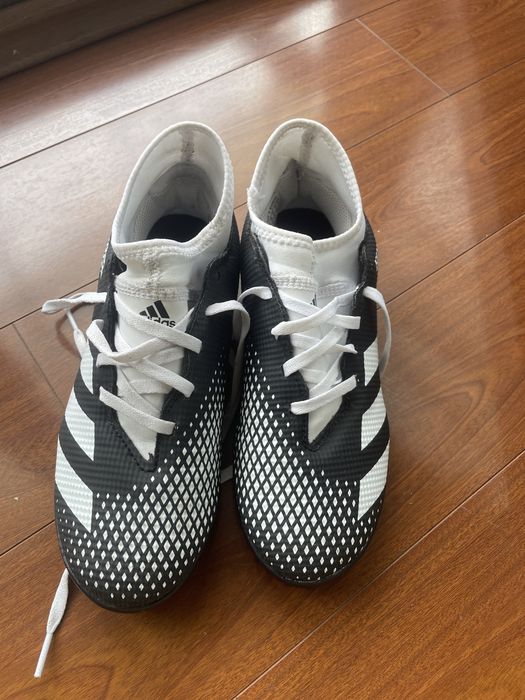 Vând Adidas predator