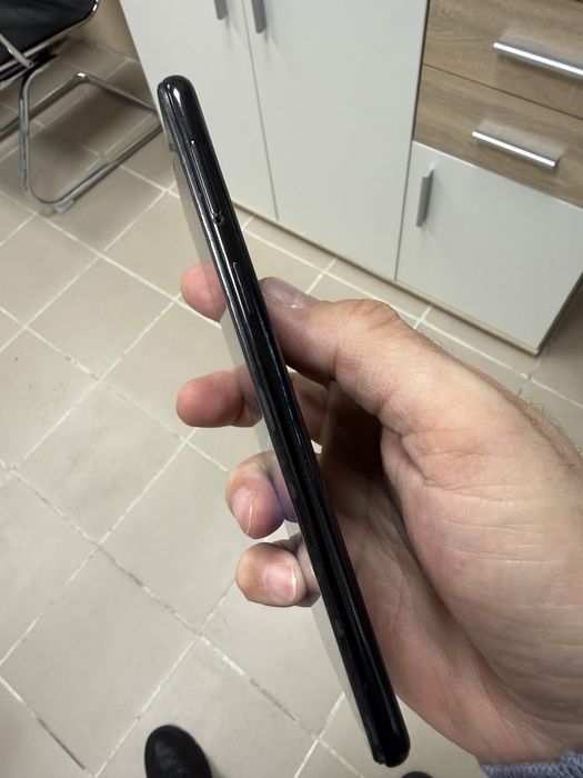 Oppo F7 4/64gb - отличен