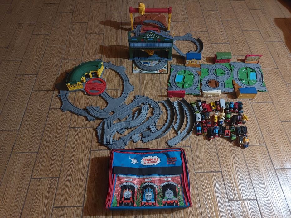 Gara/depou Thomas plus trenuri
