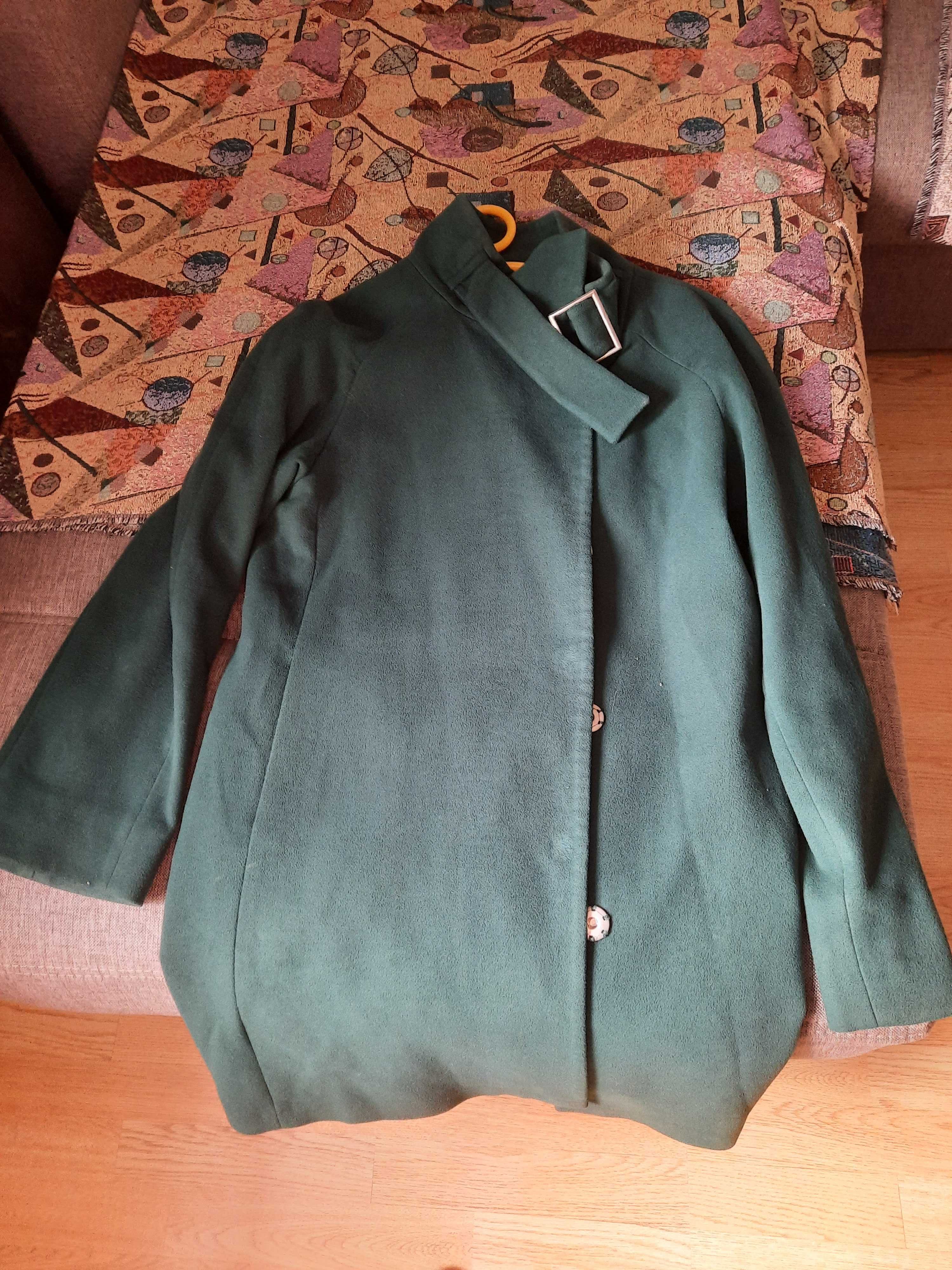 Пальто женское зеленое