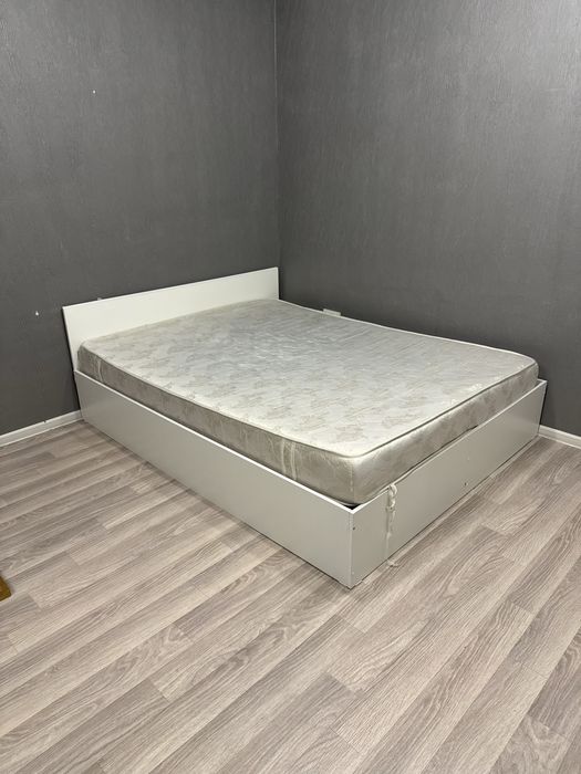 Продаю кровать, диван, матрас, занавеска, тюль