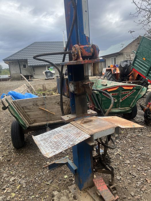 Vand spargator de lemne se da fara cardan