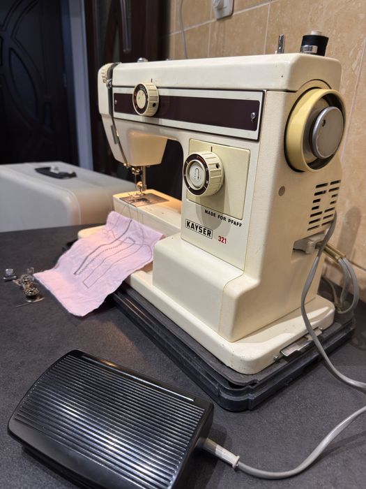 Masina de cusut cu diverse programe de lucru PFAFF Kayser Germania