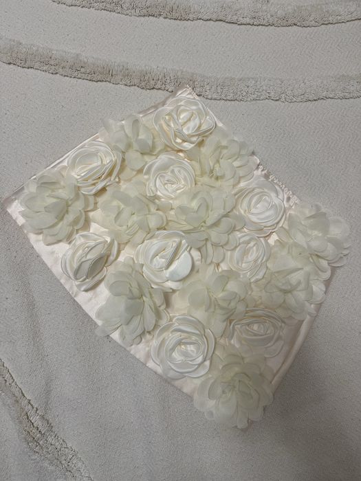 Пола с релефни цветя- fashion house