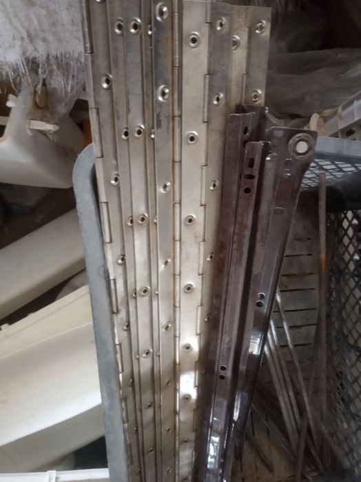 Ручки ,шпингалеты,навесы