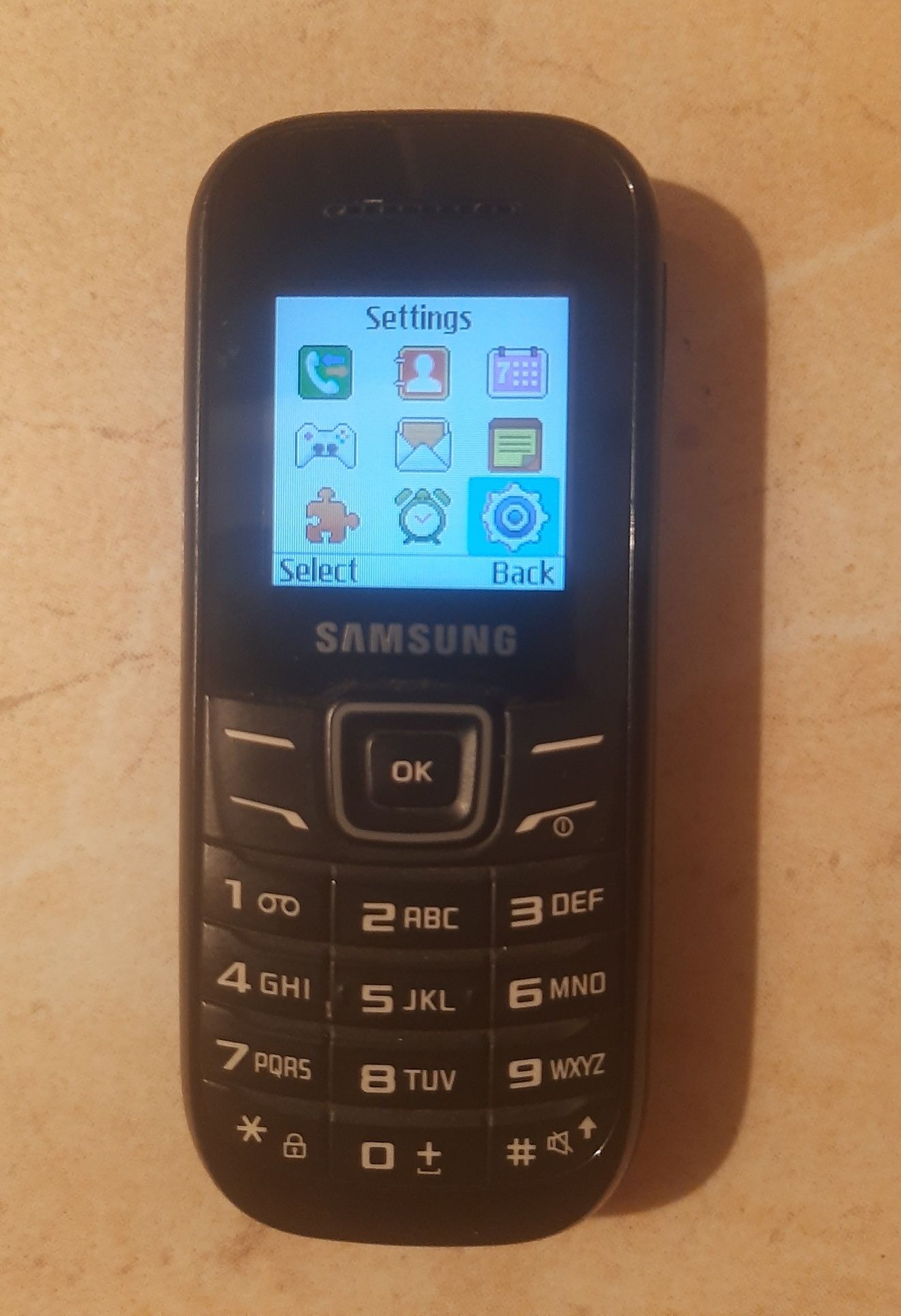 Telefon Samsung GT-E1200