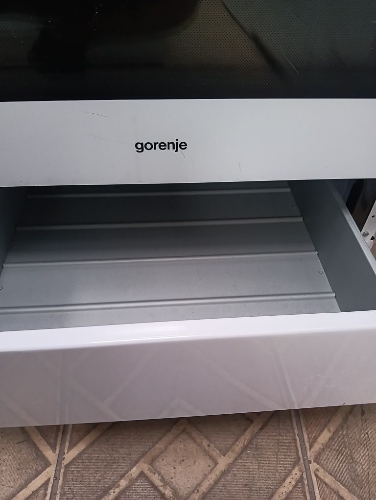 Свободно стояща печка с керамичен плот Gorenje  24 месеца гаранция!