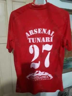 Tricou cu autografe+sort Arsenal Tunari- Banii merg la un baiat bolnav