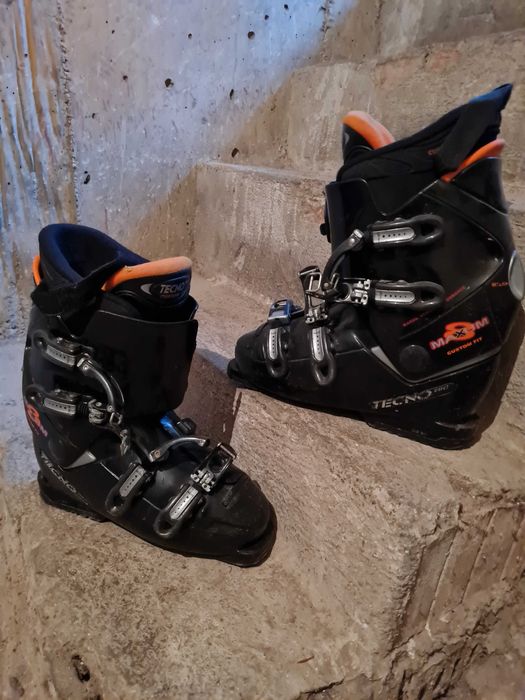 De vânzare clăpari