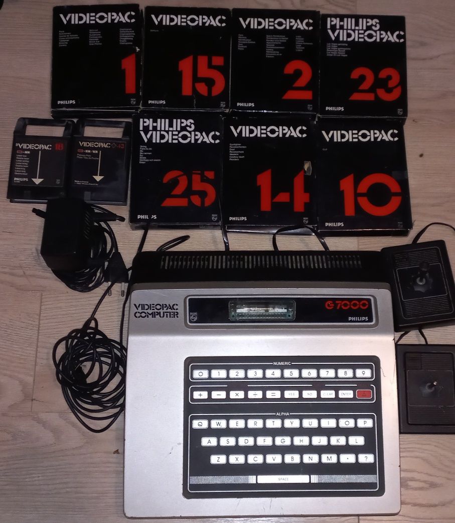 Philips VideoPac G7000, Microcomputer/Console.
