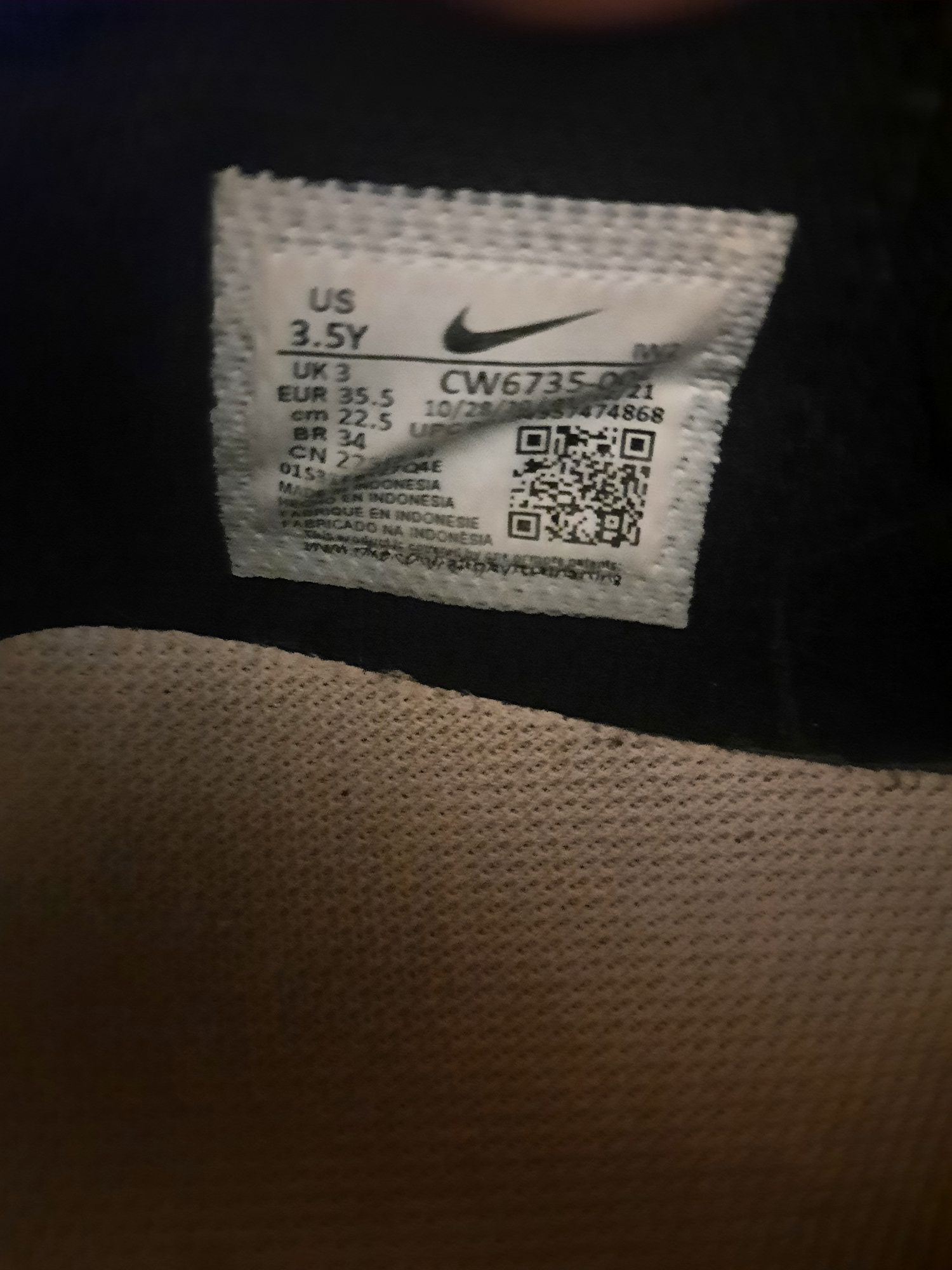 Papuci nike  husttledx marimea 35,5