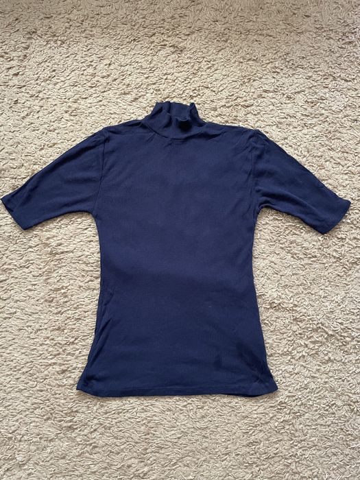 Тъмно синя, рипсвна блуза. Носена веднъж. Размвр L