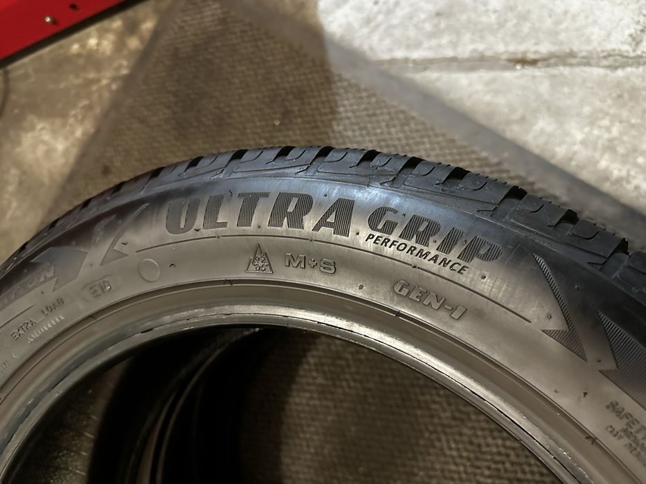 215/55 R17 98V XL - Goodyear Ultra Grip Performance M+S Oferta