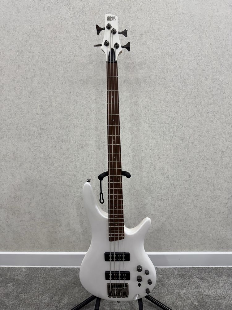 Басс Гитара Ibanez SR300E + утепленный чехол Yamaha
