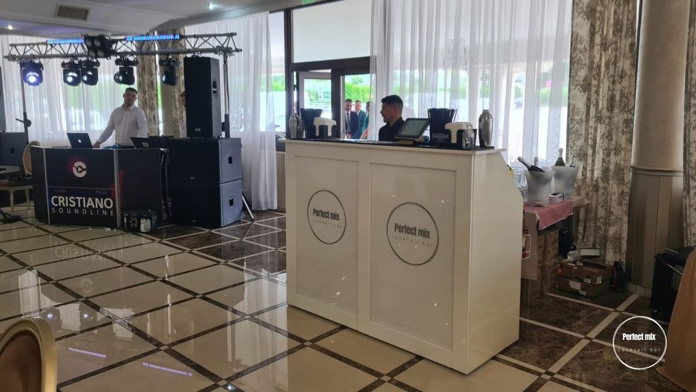 Bar mobil de vanzare , afacere la cheie cu toata logistica necesara