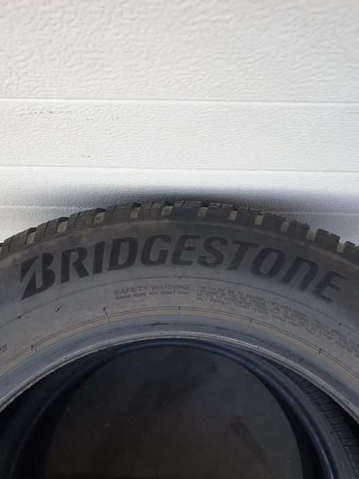 Зимни гуми 2 броя BRIDGESTONE Blizzak LM005 215 65 R17 дот 0322
