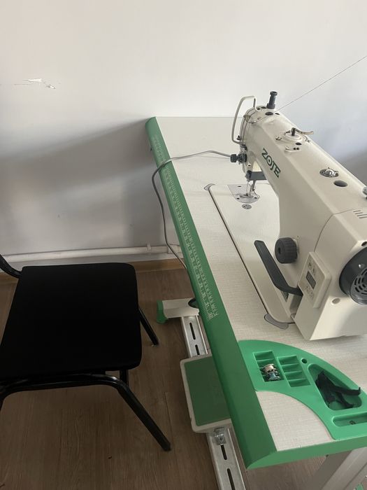 Zoje tikuv mashinasi