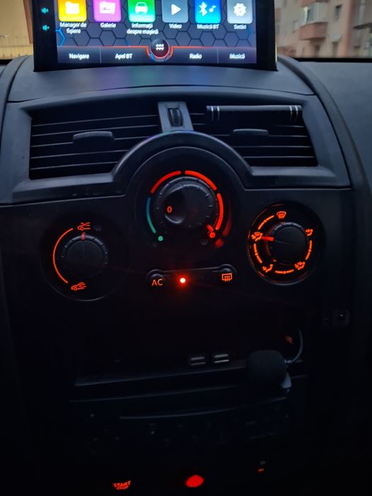 Vând Renault Megane 2