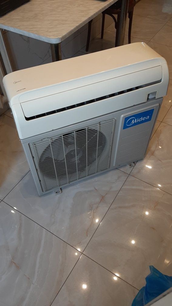 Кондиционер Midea 12