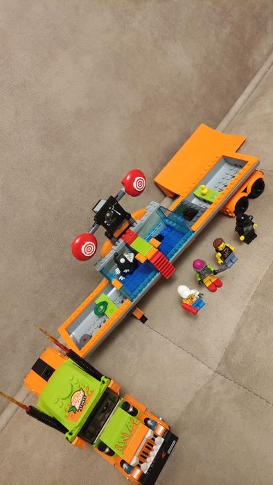 LEGO City Stunt 60294 - Камион за каскади