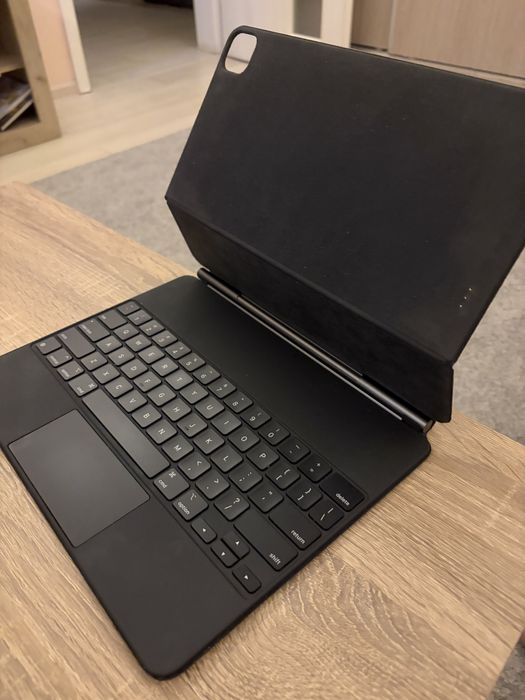 IPad Pro 12,9 5th generation + iPad Magic Keyboard