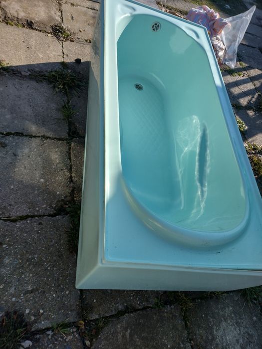 Vând sau schimb cu cabina dușCada de baie 170x75 cm cu conducte pent