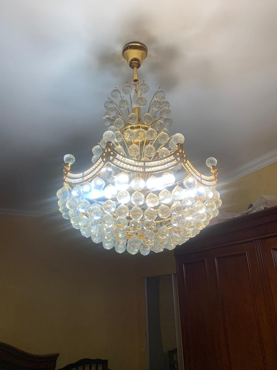 Продам оригинал люстру
