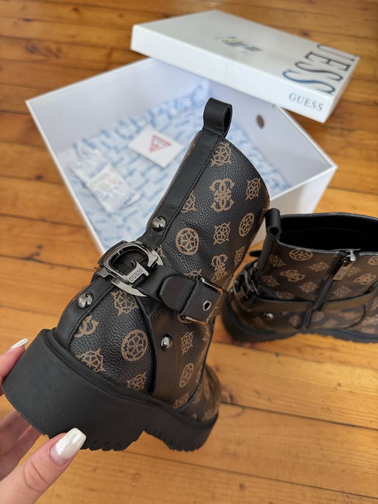 Оригинални боти Guess