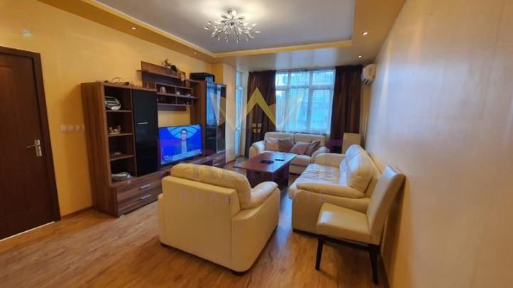 Дава се под наем Двустаен апартамент в Варна, Общината - 60 кв.м за 612 € - Снимка #3