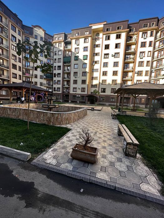 Срочно прадайутса квартера сагбон навастройка