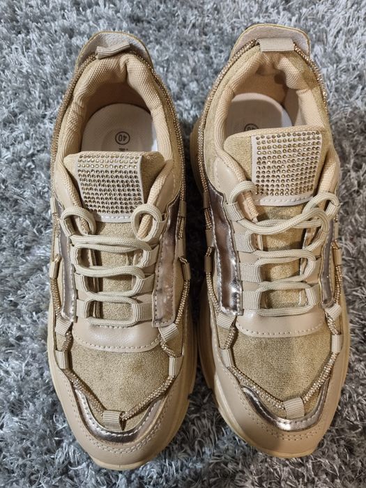 Маратонки 40 номер