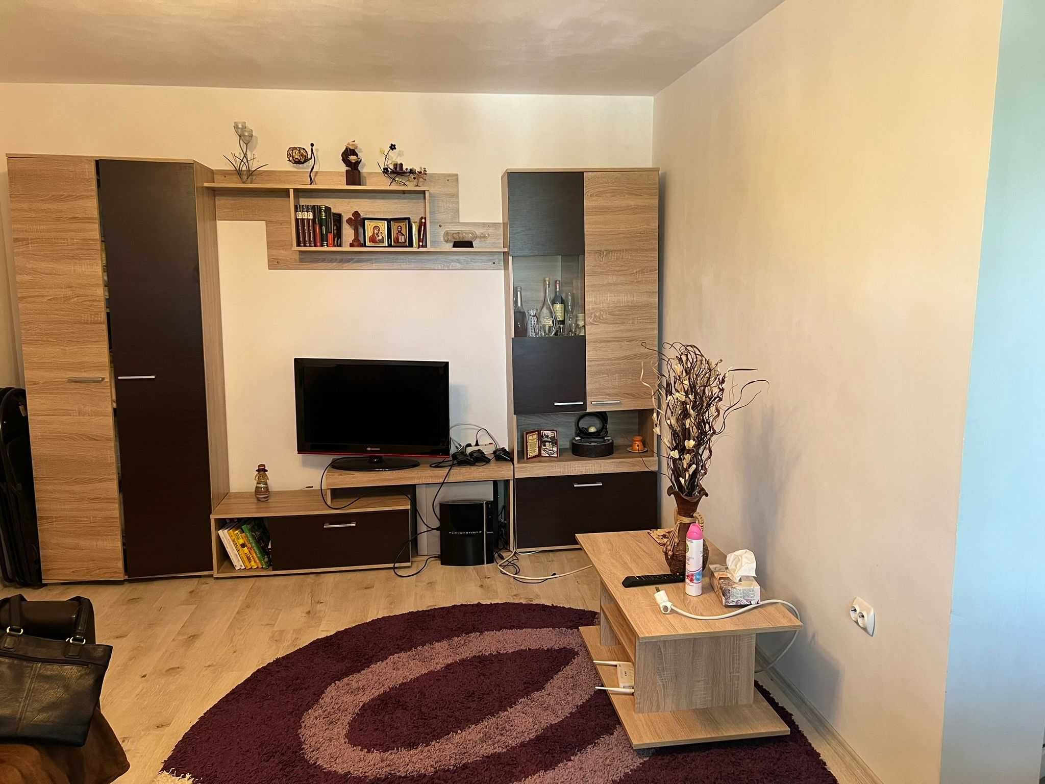 Vand apartament 3 camere Viziru 1 (la cresa)