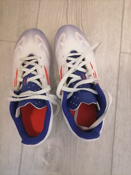 Футболни бутонки F50