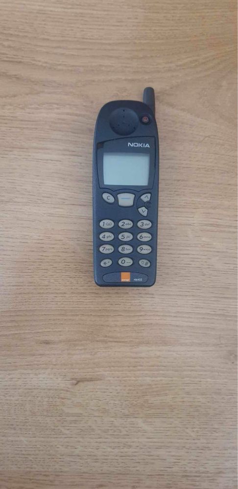 Telefon Nokia nk 402