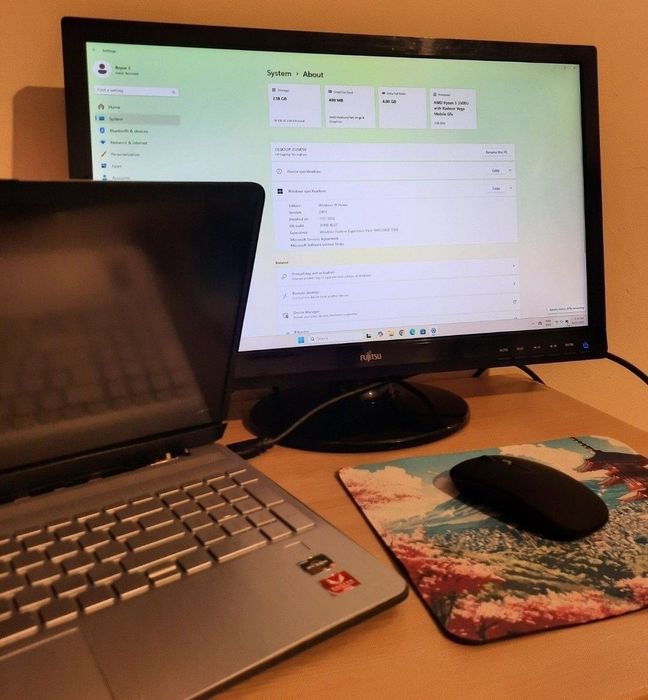 Laptop HP 15s-eq0xxx cu procesor Ryzen 5 3500u