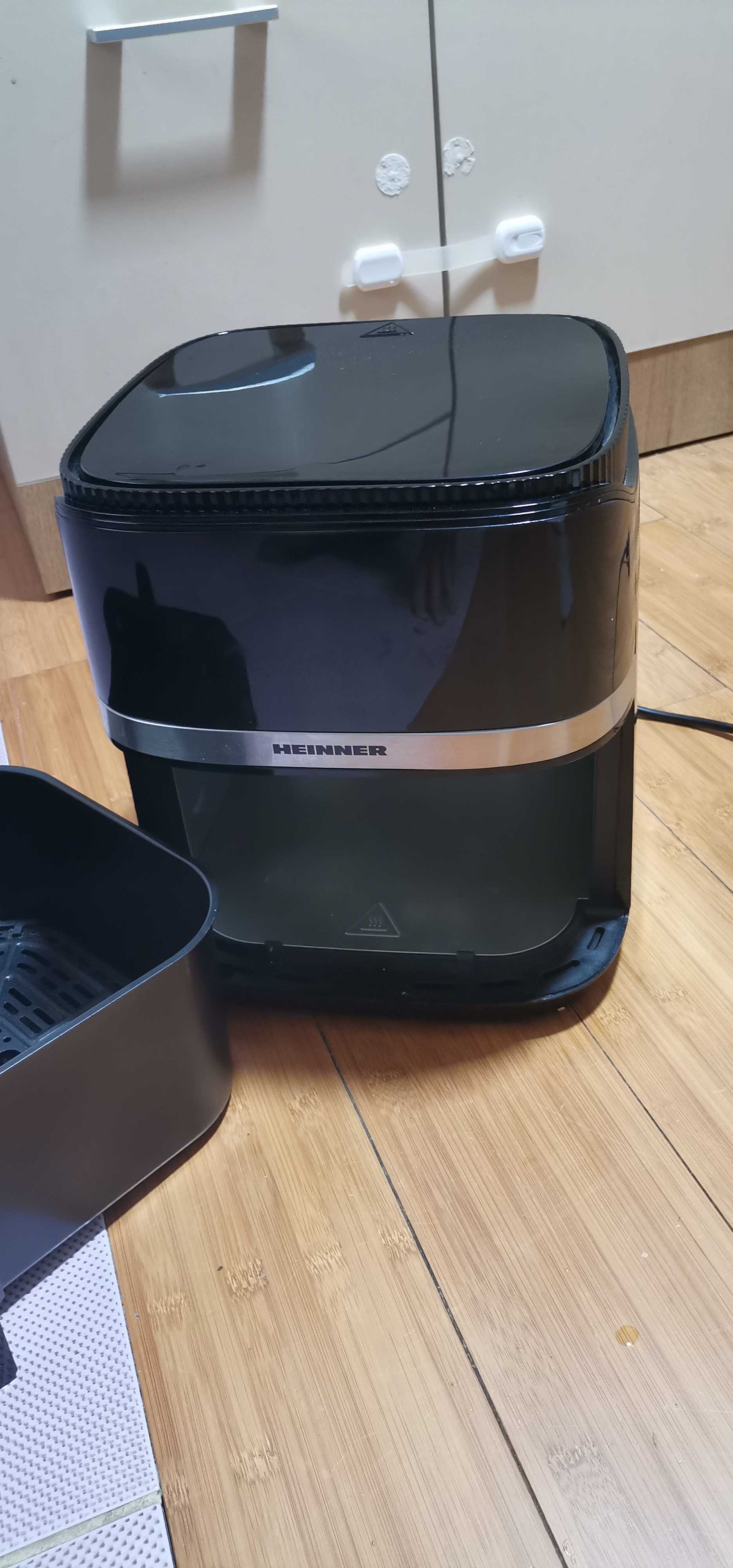Vând Friteuza cu aer cald Heinner Varietyfry Airfryer